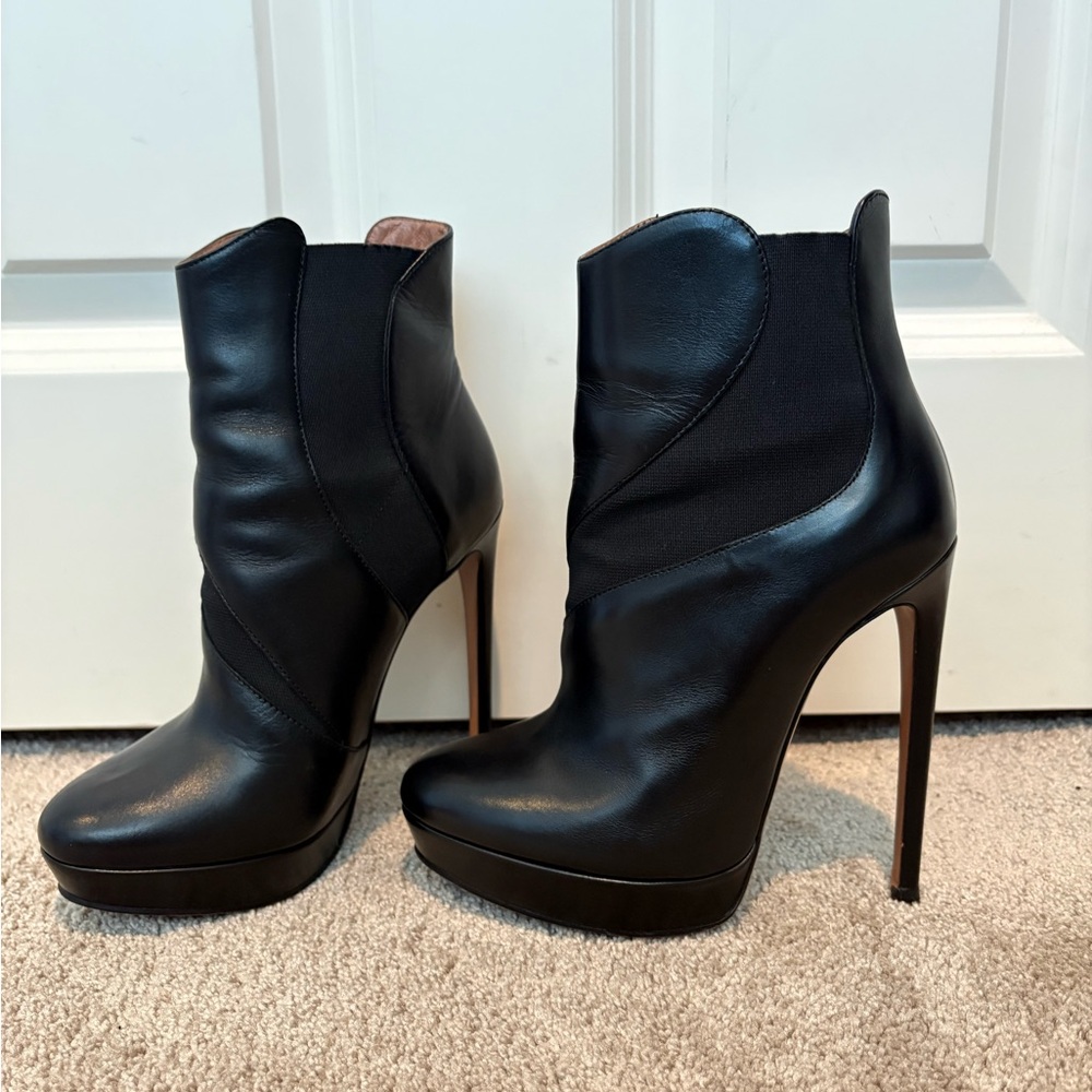 Alaïa Shoes | Black Leather Platform Stiletto Ankle Boots